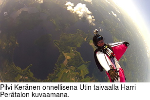 Pilvi Keränen onnellisena Utin taivaalla Harri Perätalon kuvaamana.