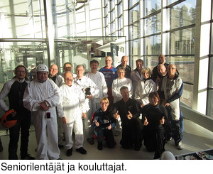 Seniorilentjt ja kouluttajat.